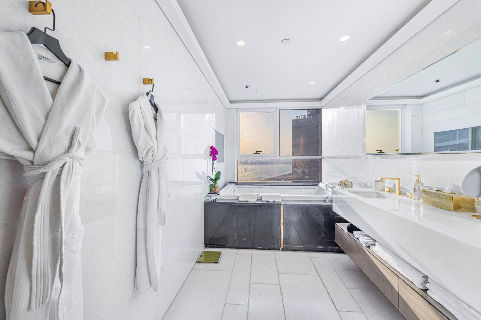 Five Palm Jumeirah 2Br Luxury Penthouse , Full Marina See View With Private Pool Дубай Екстериор снимка